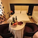 E Arte Center Hotel 3*