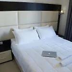 E Arte Center Hotell 3*