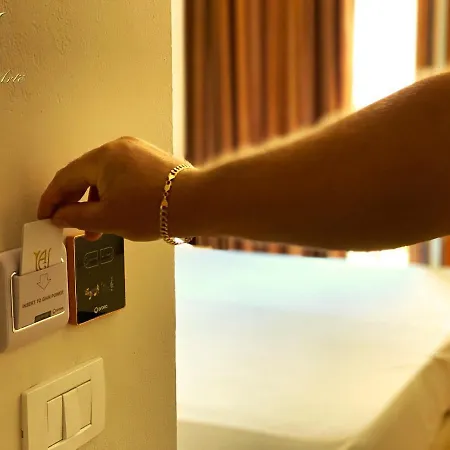 E Arte Center Szálloda 3*