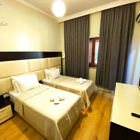 E Arte Center Hotel 3*