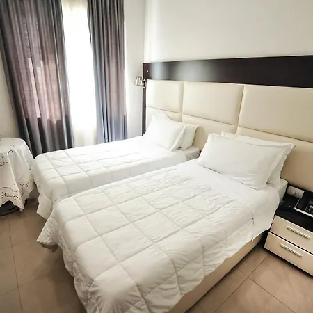 E Arte Center Szálloda 3*