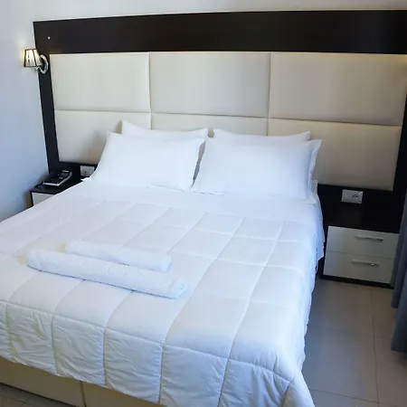 E Arte Center Szálloda Tirana