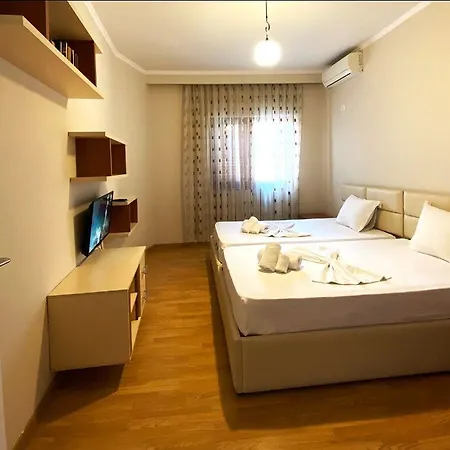 E Arte Center Szálloda 3*