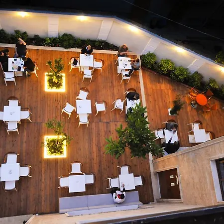 Hotel E Arte Center
