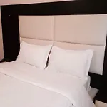 维拉艾普艺城中心酒店 地拉那