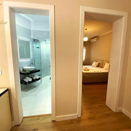 Hotel E Arte Center