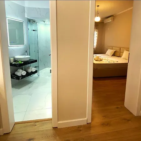 E Arte Center