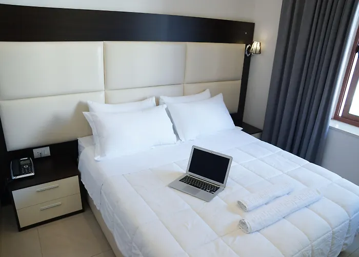 Hotel E Arte Center 3*